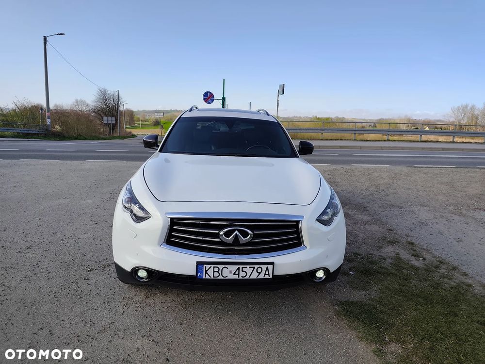Infiniti Q70 3.0d S - 8