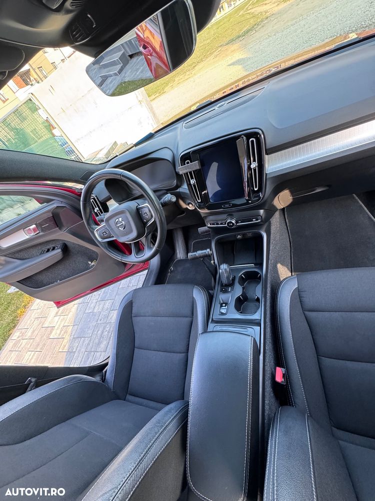 Volvo XC 40 D3 AWD Momentum Pro - 11
