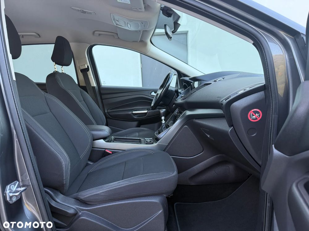 Ford Kuga - 28