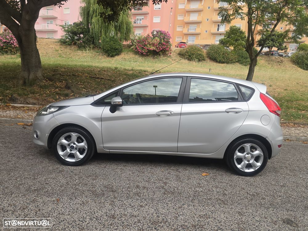 Ford Fiesta - 10