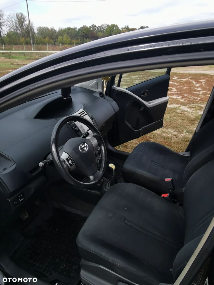 Toyota Yaris - 8