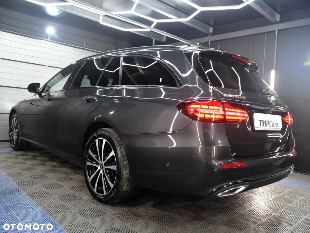 Mercedes-Benz Klasa E 300 de 4Matic 9G-TRONIC - 2