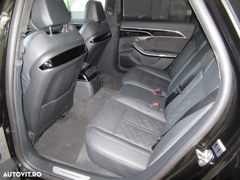 Audi A8 - 4
