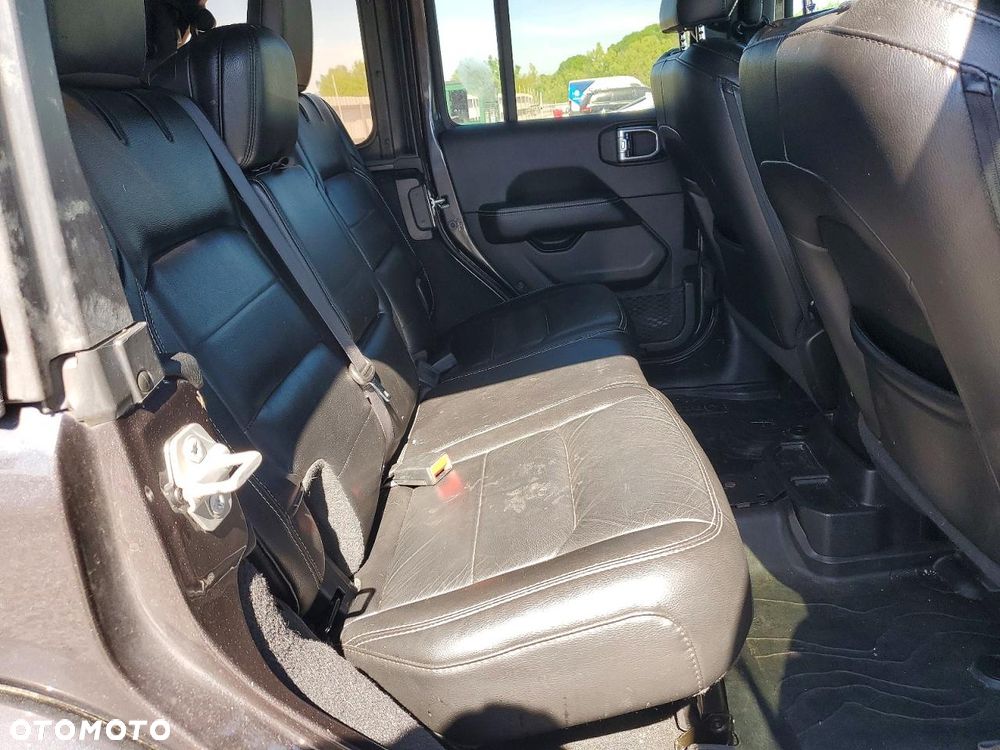 Jeep Wrangler Unlimited 3.6 Automatik Sahara - 11