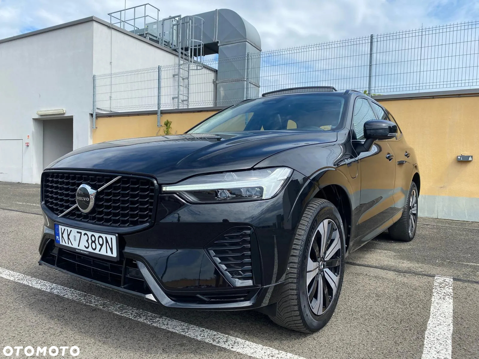 Volvo XC 60 T6 AWD Recharge Plus Dark - 3