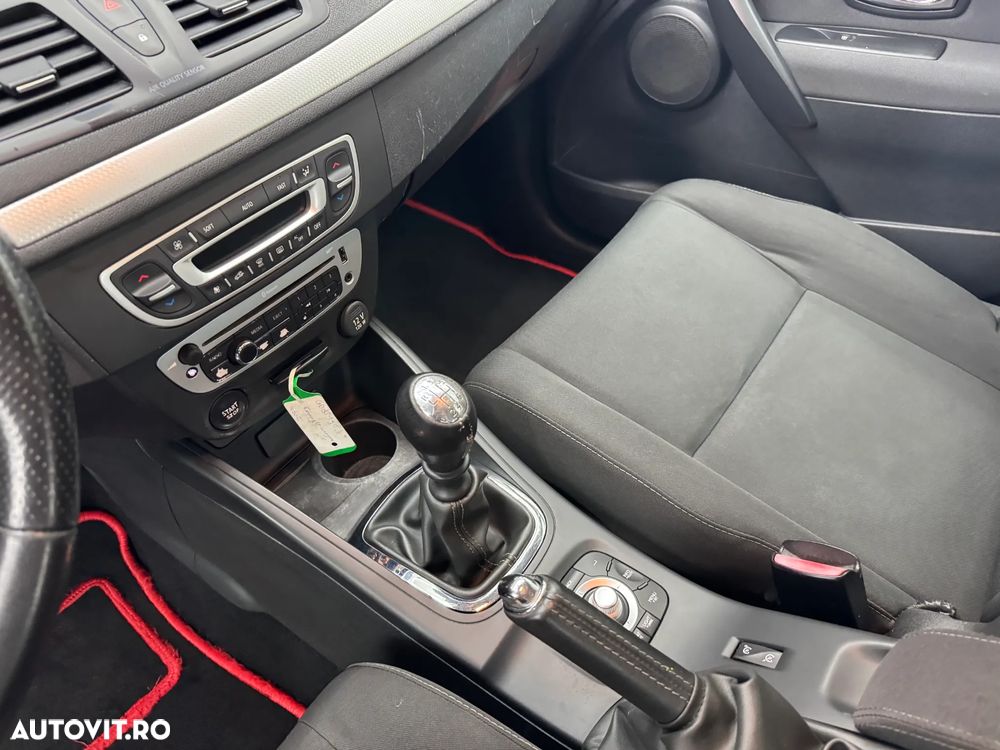 Renault Megane dCi 110 FAP Paris Business - 20