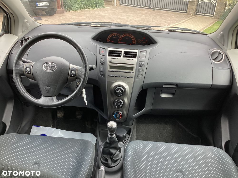 Toyota Yaris 1.33 VVT-i Life - 25