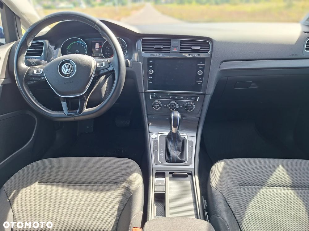 Volkswagen Golf e-Golf - 16