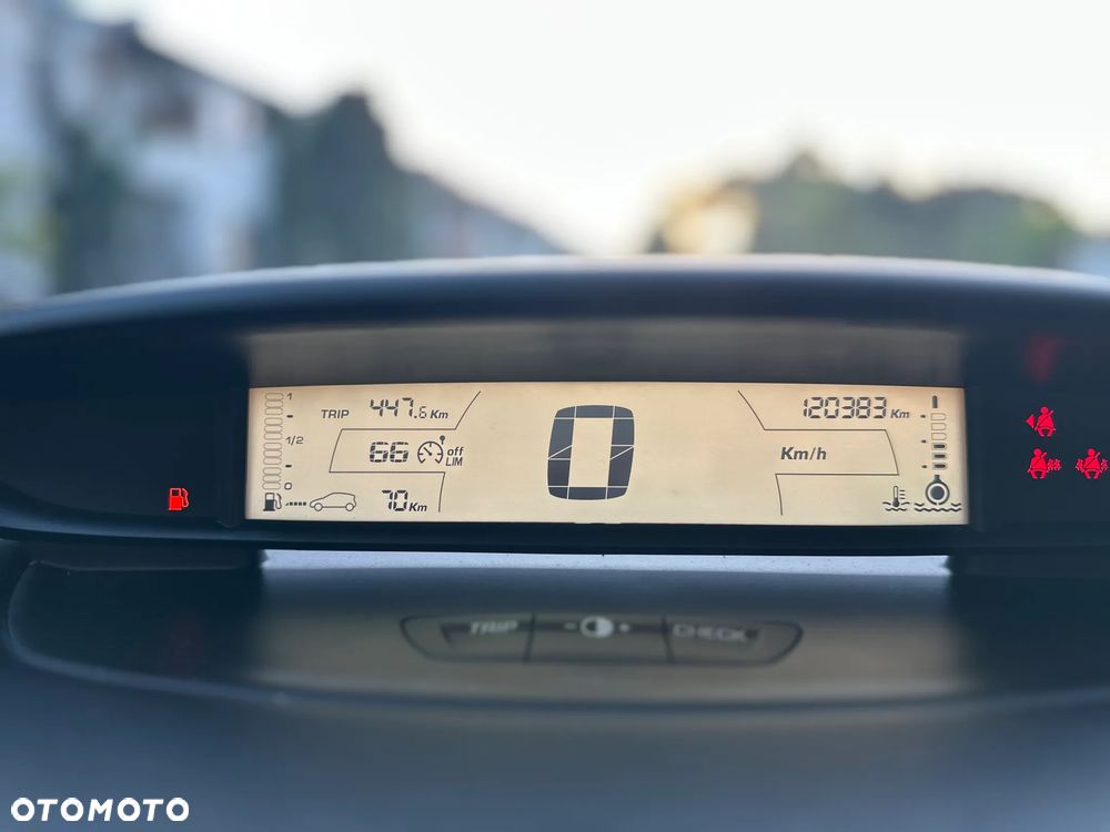 Citroën C4 1.6 16V VTR Pack - 3