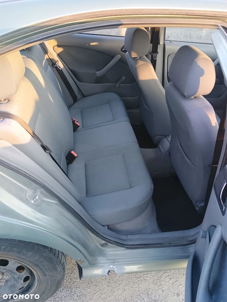 Skoda Octavia 1.6 Classic - 10