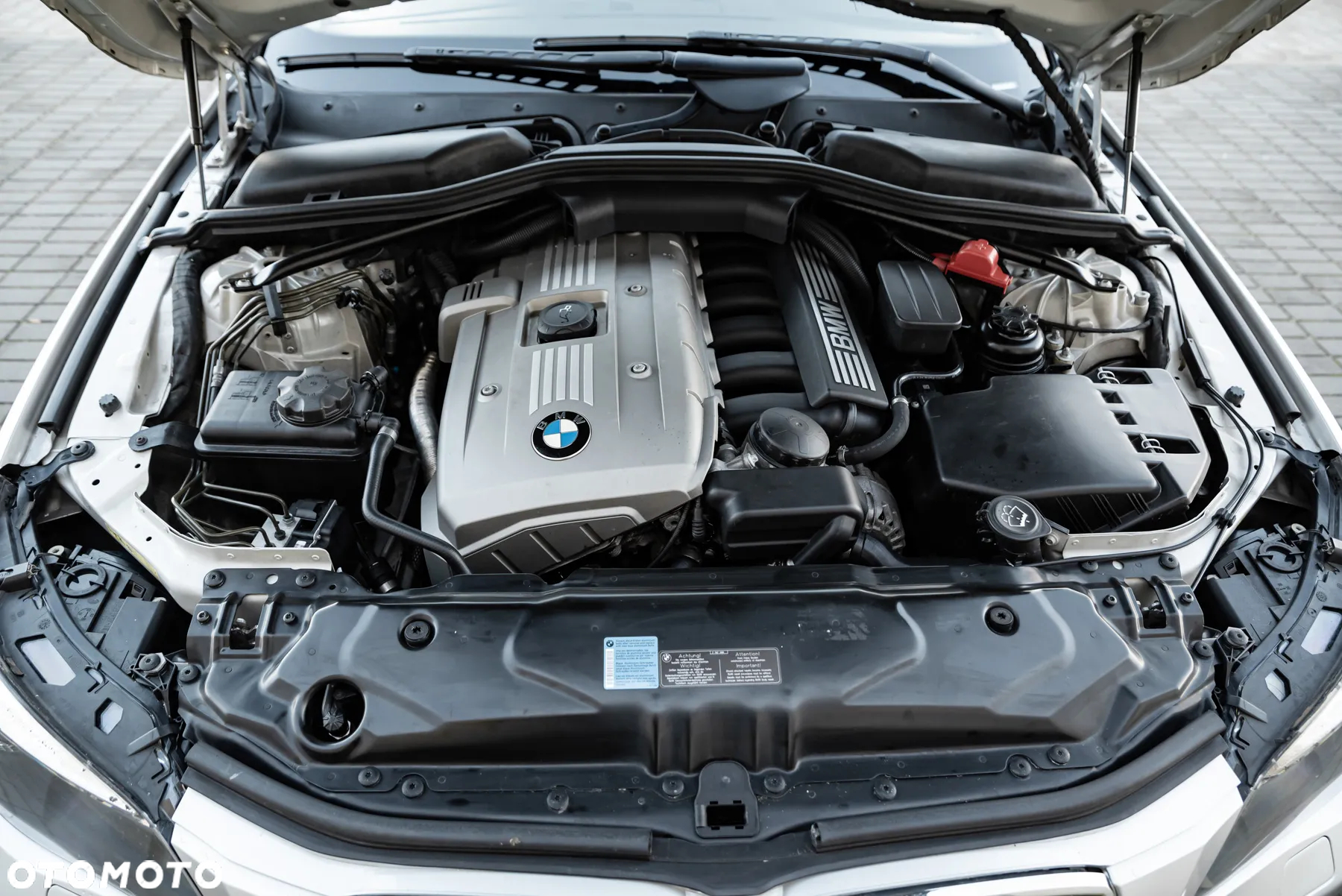 BMW Seria 5 525xi - 39