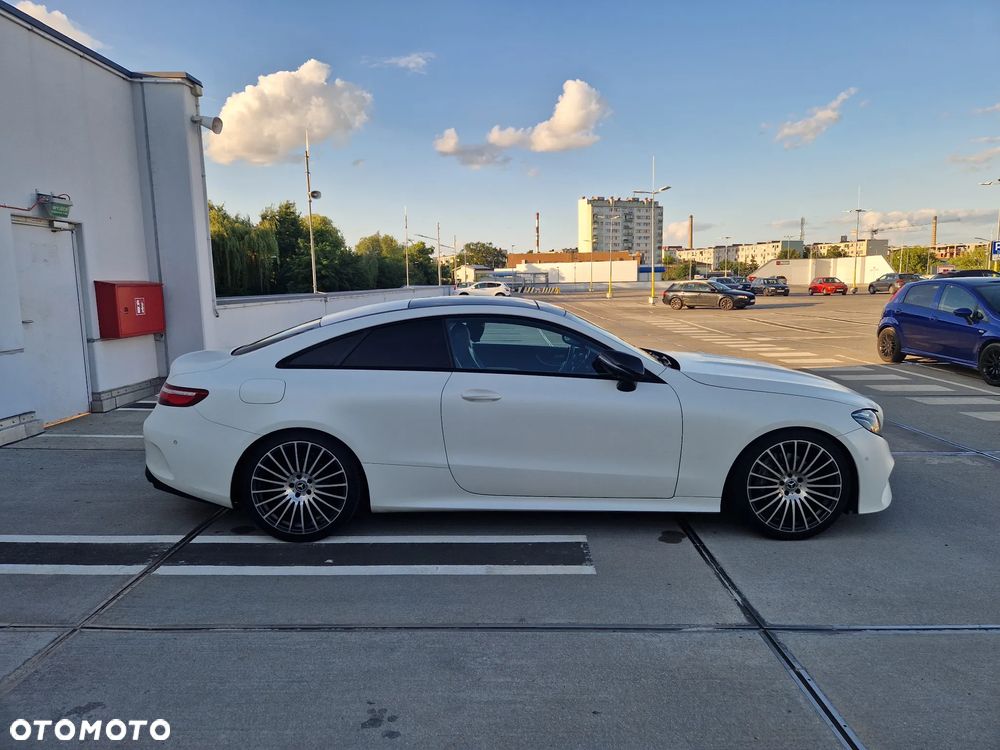 Mercedes-Benz Klasa E 220 d Coupe 9G-TRONIC - 14