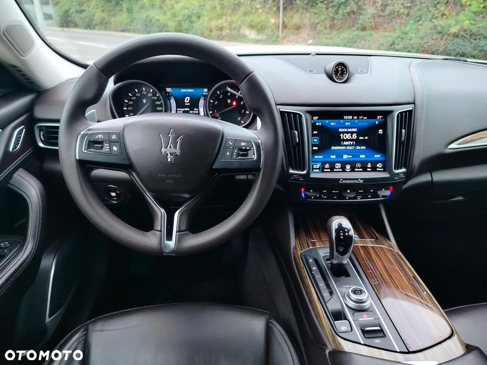Maserati Levante - 15