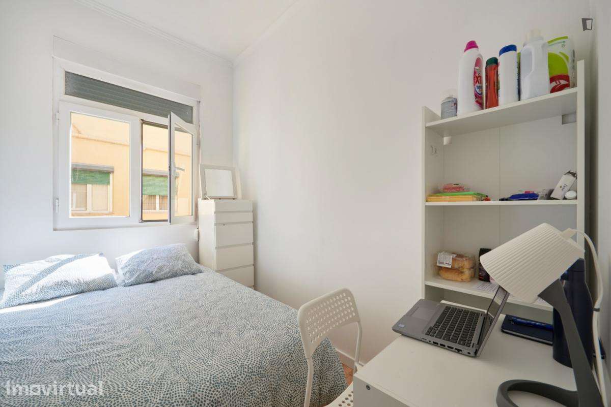 Quarto - localizado em Marquês de Pombal Lisbon - Grande imagem: 2/12