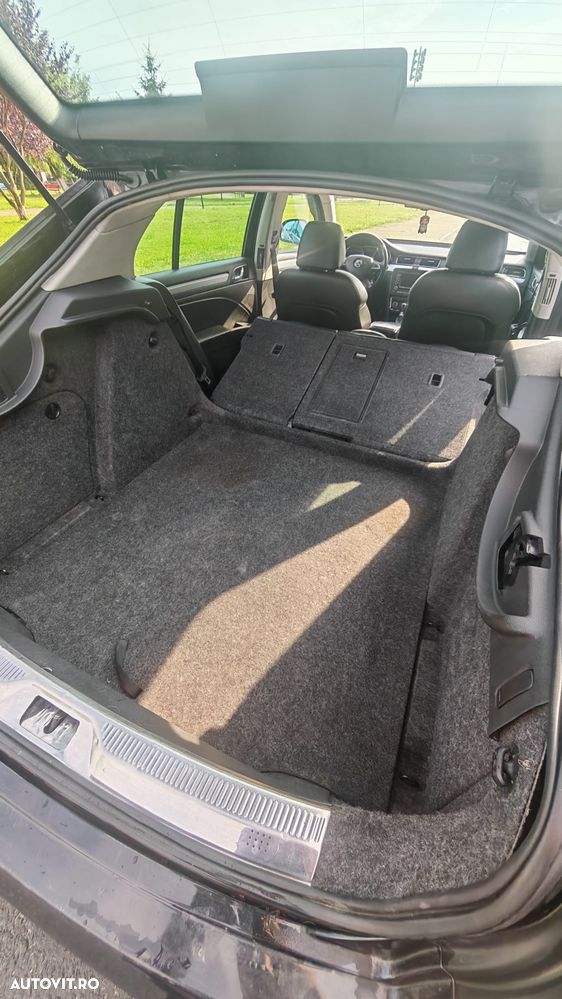 Skoda Superb 2.0 TDI Active DSG - 10