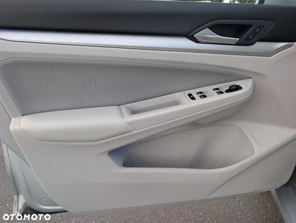 Volkswagen Golf 2.0 TDI SCR DSG Life - 21