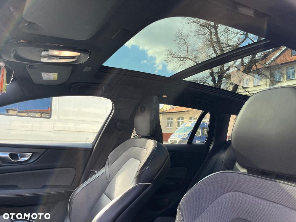 Volvo V60 B4 D Plus Dark - 5