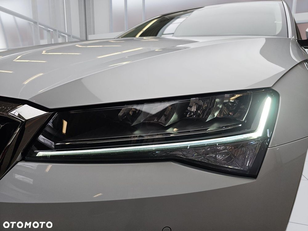 Skoda Superb 2.0 TDI SCR Ambition DSG - 32