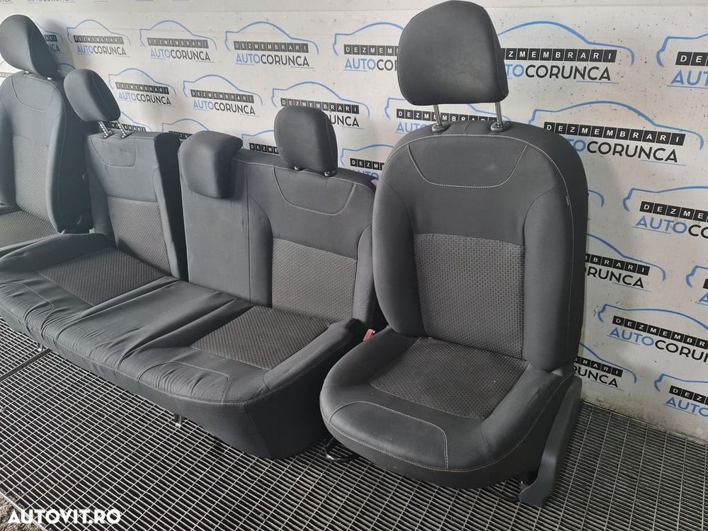 Interior complet Dacia Duster 2014 - 2017 SUV 4 Usi (1366) - 2