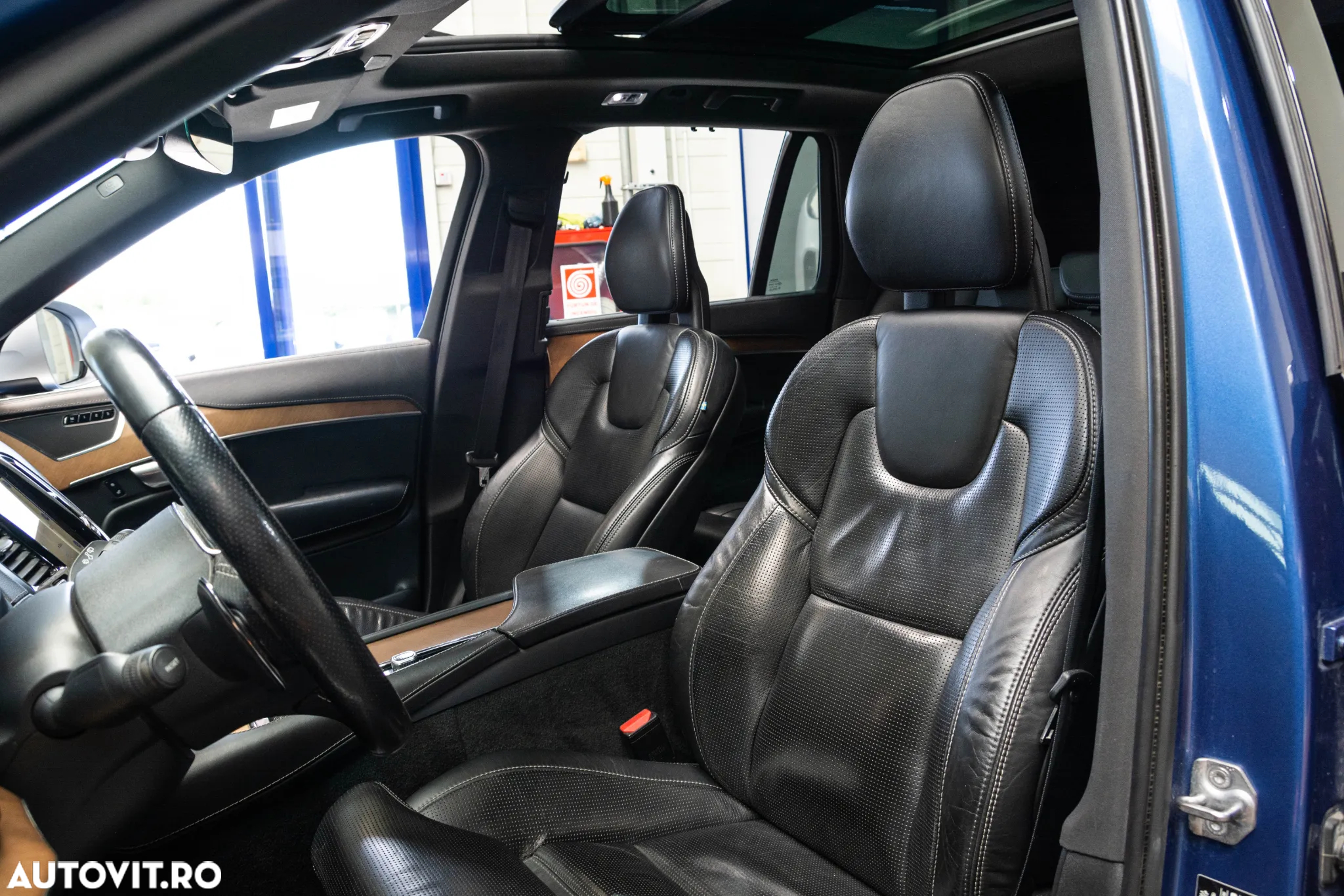 Volvo XC 90 D5 AWD R-Design - 6