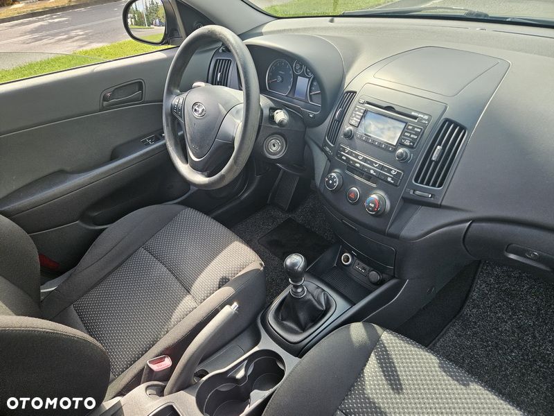 Hyundai i30 1.6 Comfort - 17