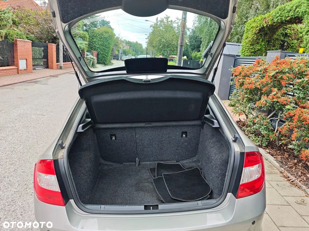 Skoda RAPID 1.2 Active - 9