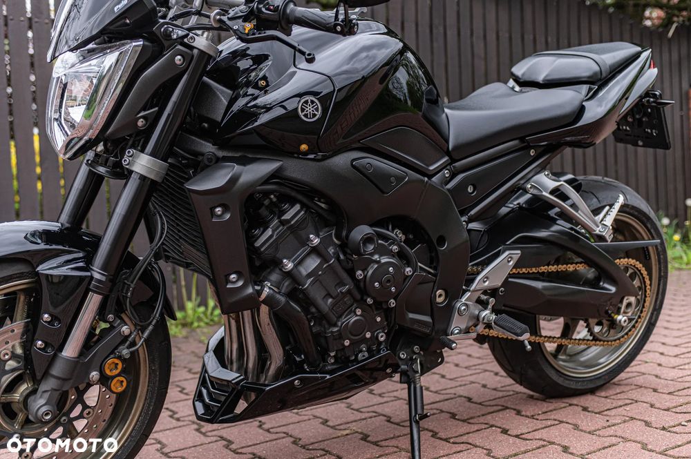 Yamaha FZ - 24