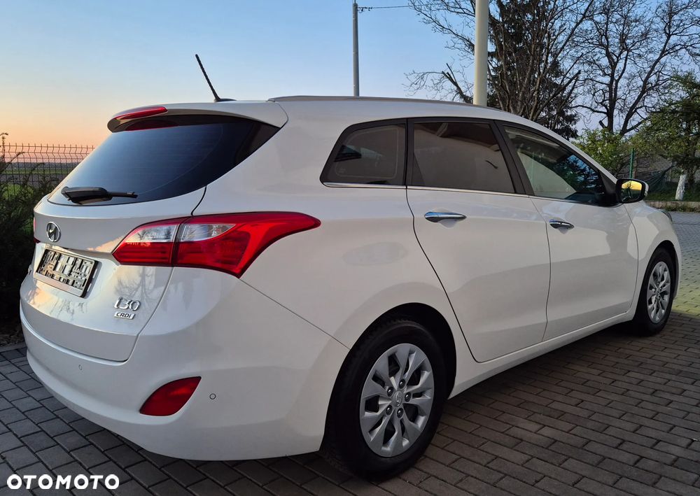 Hyundai i30 1.6 CRDi Premium - 8