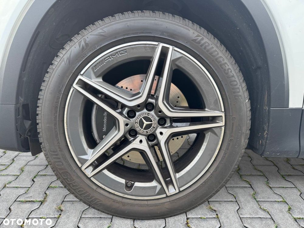 Mercedes-Benz GLB - 9