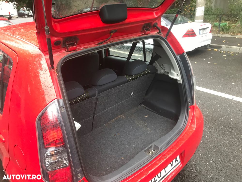 Daihatsu Sirion - 5