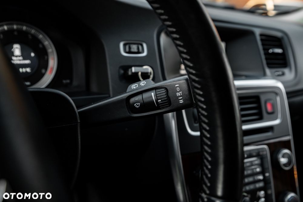 Volvo V60 T5 Momentum - 31