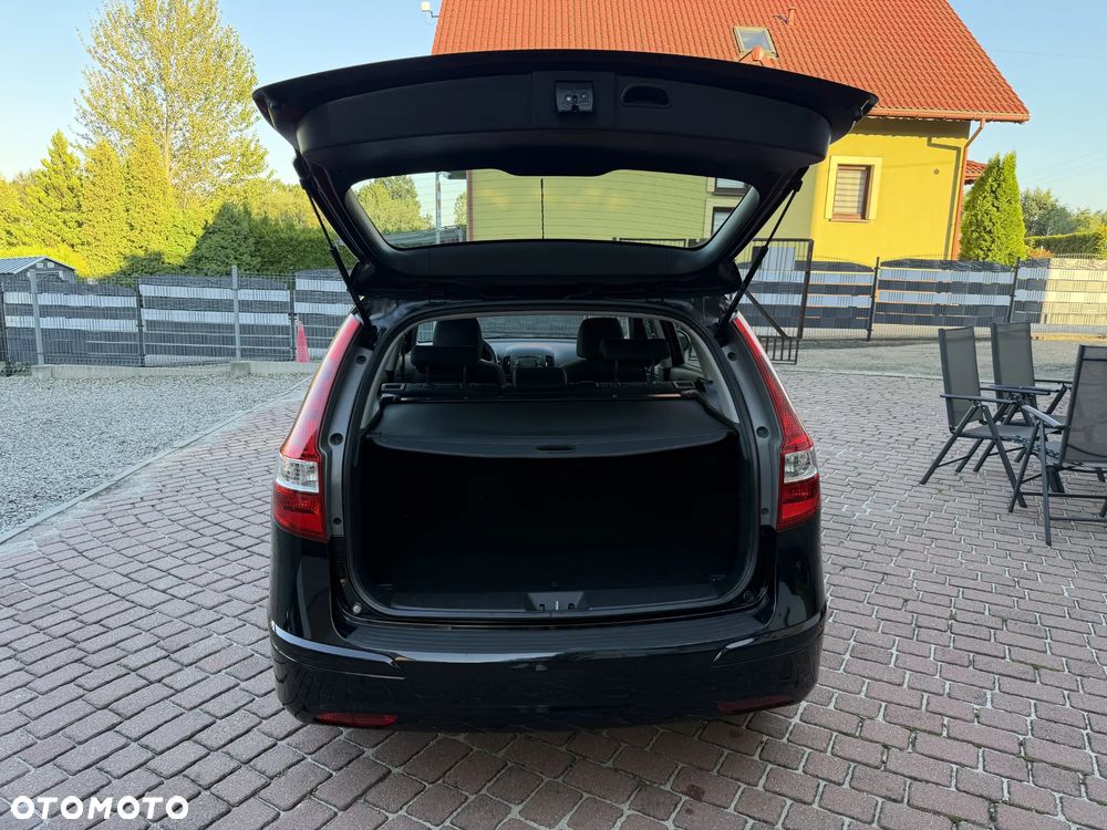Hyundai i30 i30cw 1.4 blue Comfort - 35