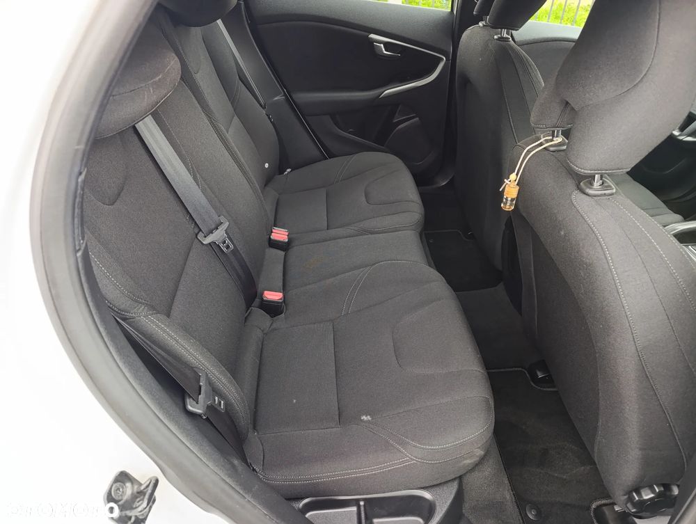 Volvo V40 D3 You - 16