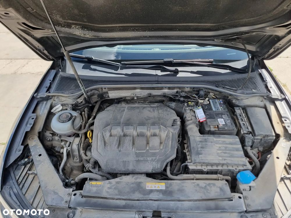 Volkswagen Passat 2.0 TSI Business DSG - 22