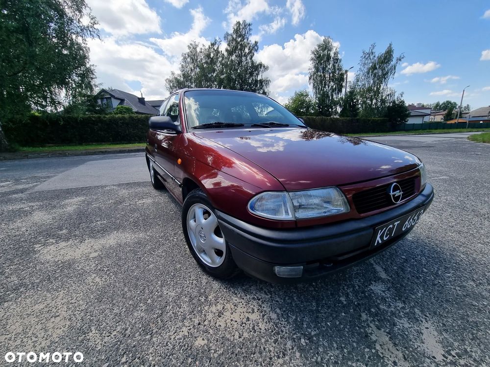 Opel Astra 1.6 GL - 13