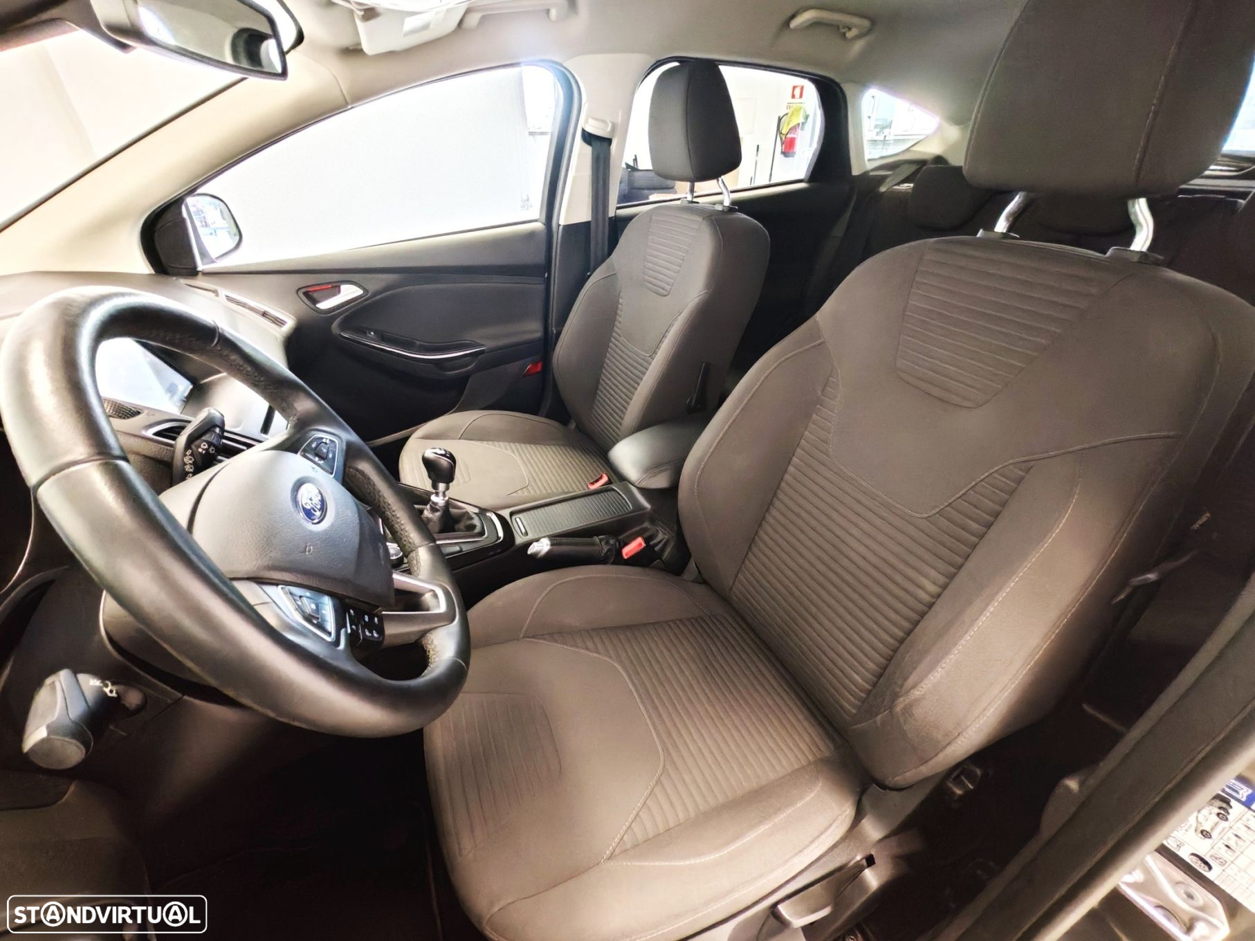 Ford Focus 1.0 SCTi Titanium - 17