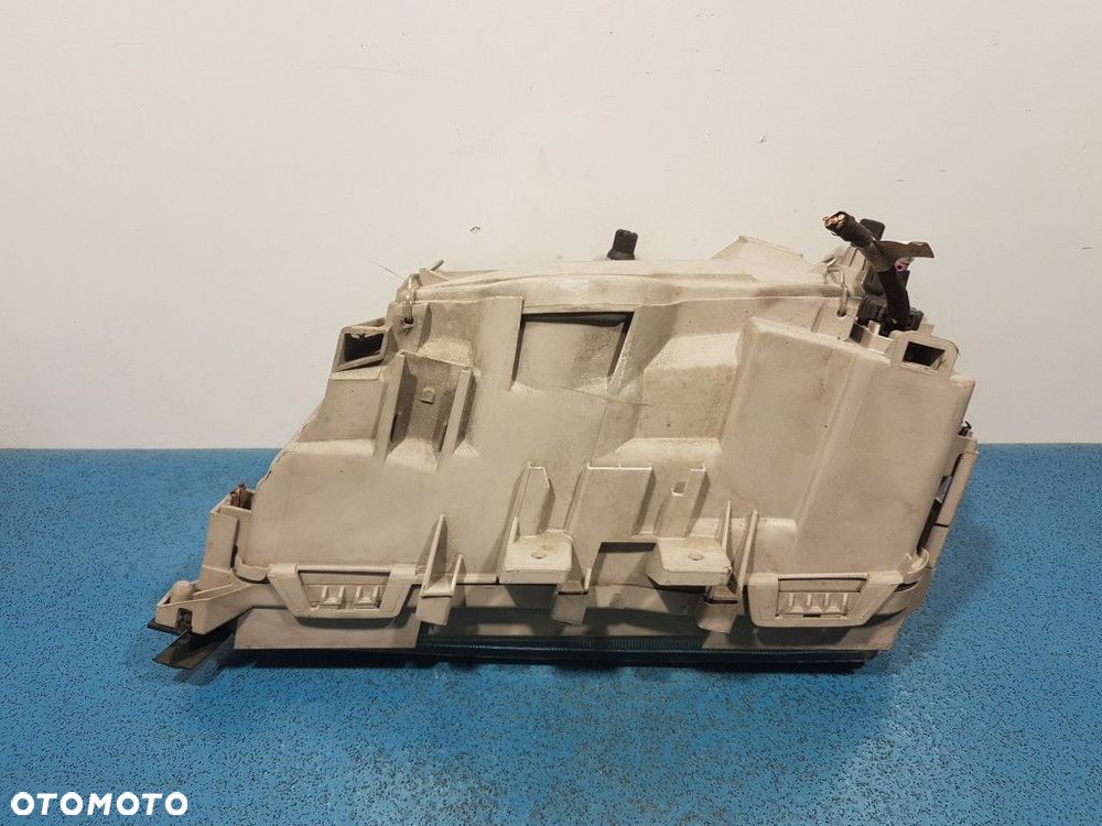 MERCEDES-BENZ C180 W202 REFLEKTOR PRAWY - 6
