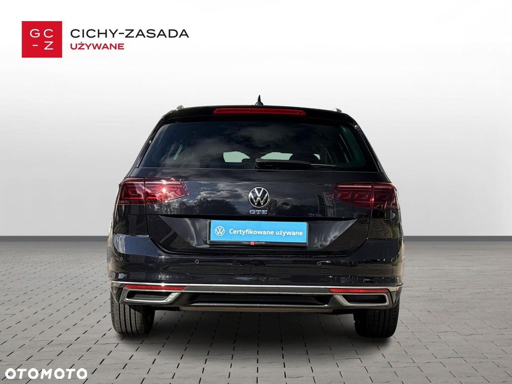 Volkswagen Passat - 4