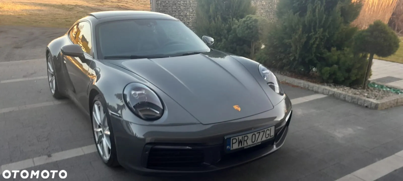 Porsche 911 Carrera 4 - 7