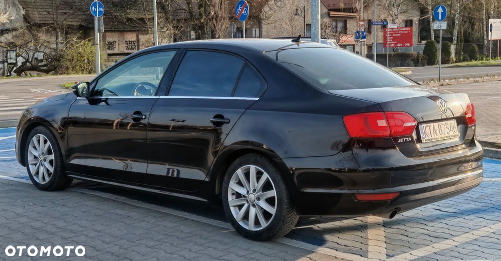 Volkswagen Jetta 1.6 TDI Highline - 4