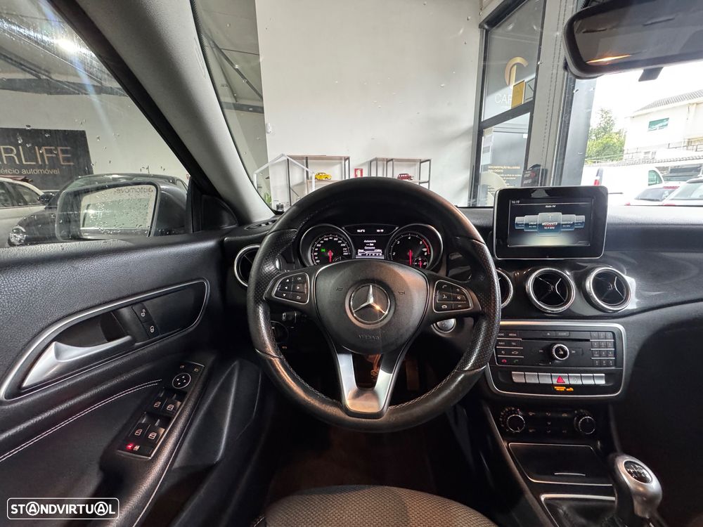 Mercedes-Benz CLA 180 d Shooting Brake Urban - 16