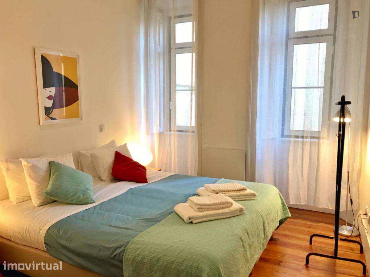 Apartamento com 1 quartos - localizado em São Bento Lisbon - Grande imagem: 2/25