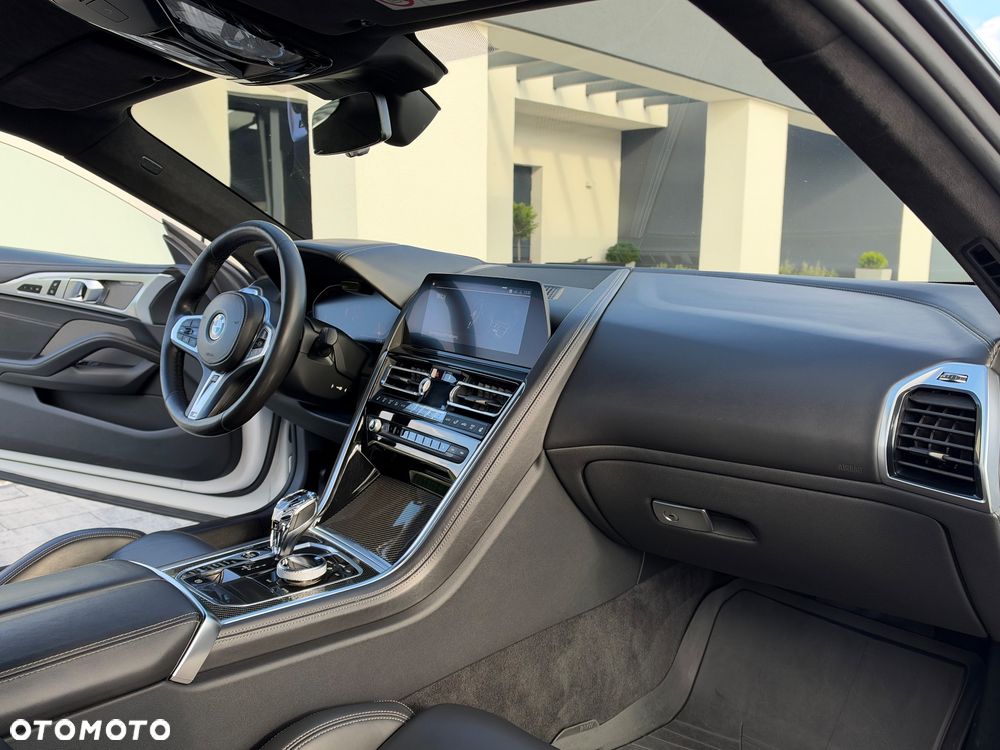 BMW Seria 8 840d xDrive mHEV - 31