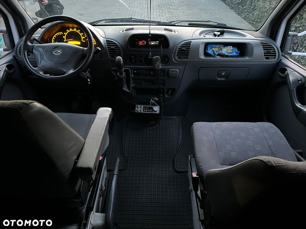 Mercedes-Benz Sprinter - 13