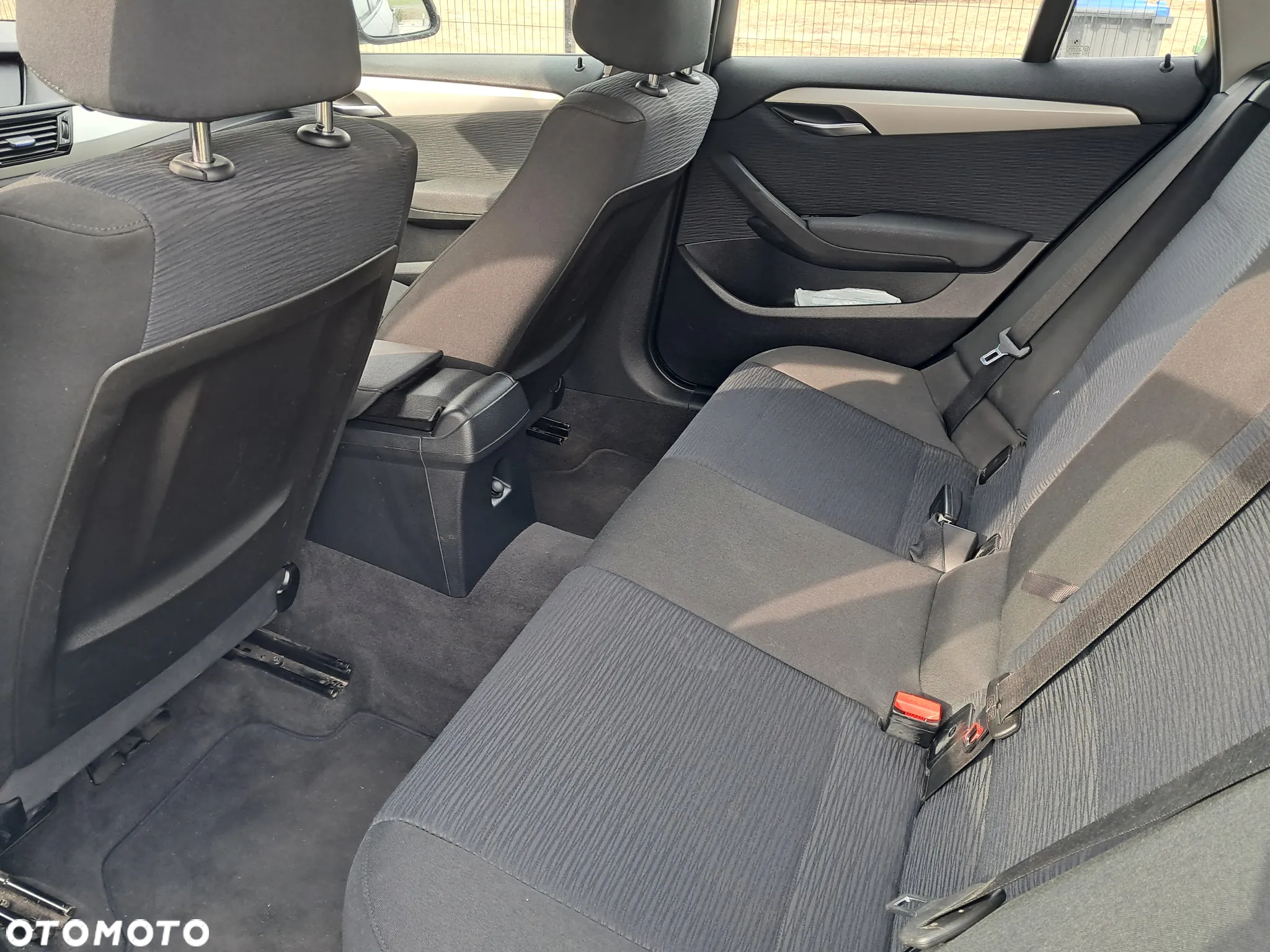 BMW X1 xDrive18d - 13