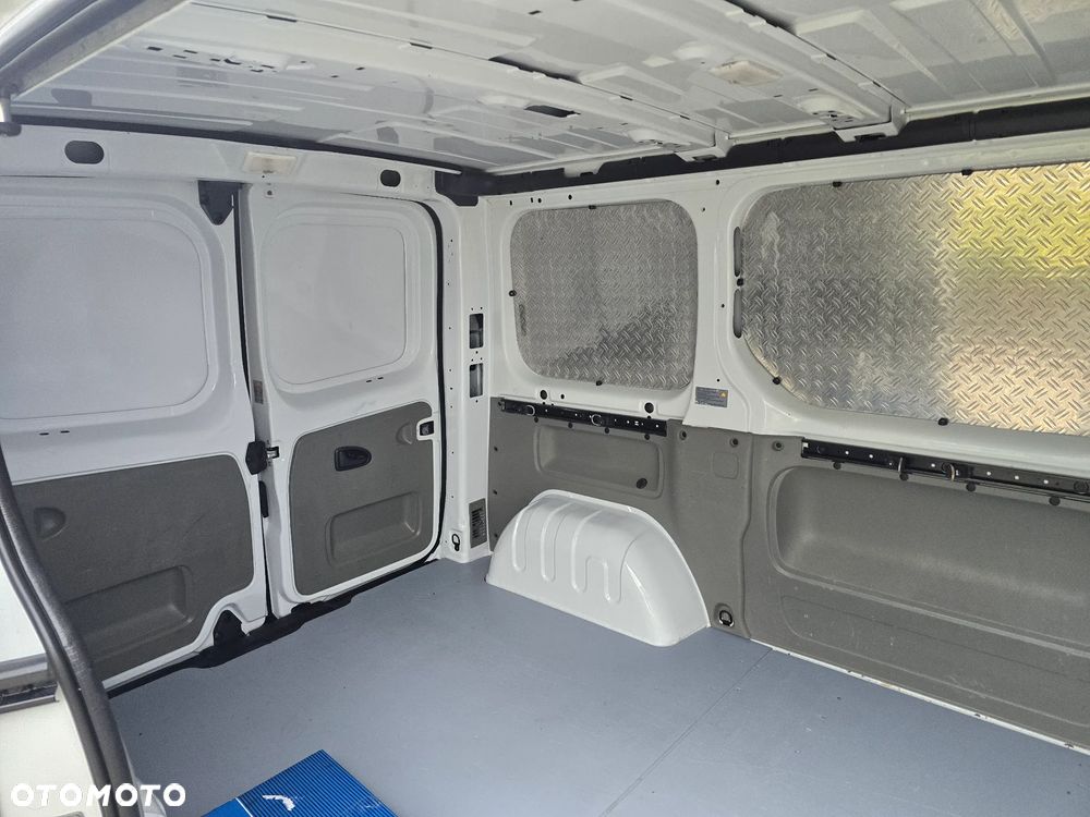 Opel Vivaro - 27