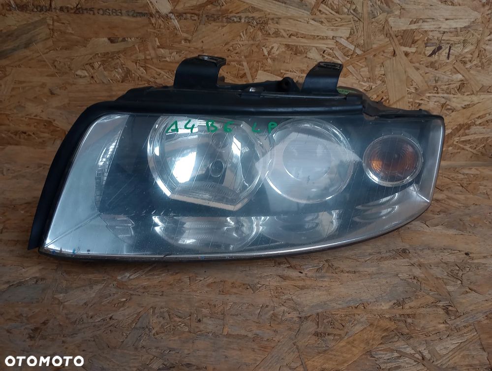 Audi A4 B6 Lampa Lewy Przód 8E0941003G - 2