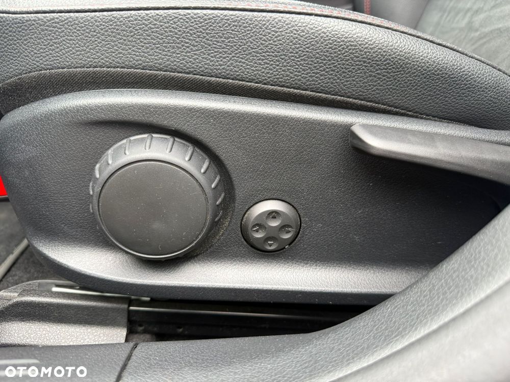 Mercedes-Benz CLA 180 AMG Line 7G-DCT - 20