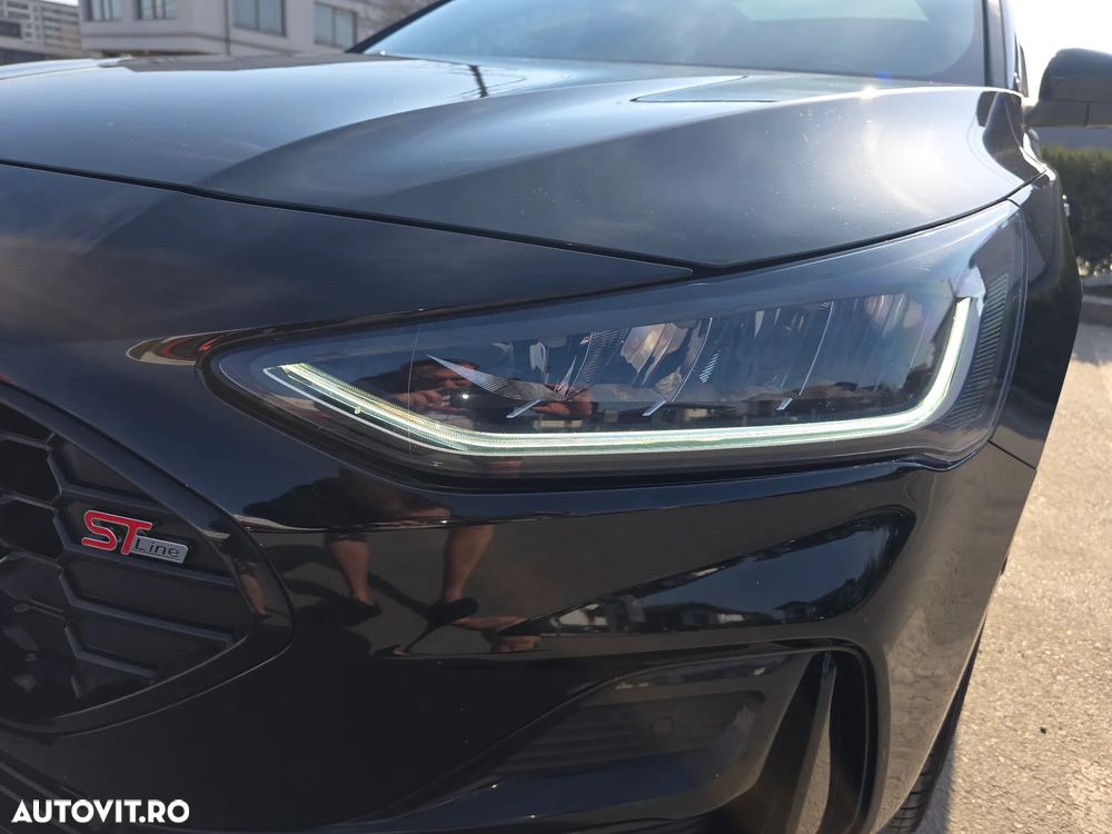Ford Focus 1.0 EcoBoost Hybrid ST-LINE X - 13