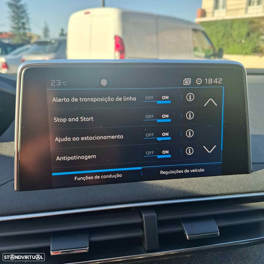Peugeot 3008 1.5 BlueHDi Allure Pack — fotografia 10